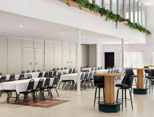 Ramada by Wyndham Richland Center hotel detail image 3