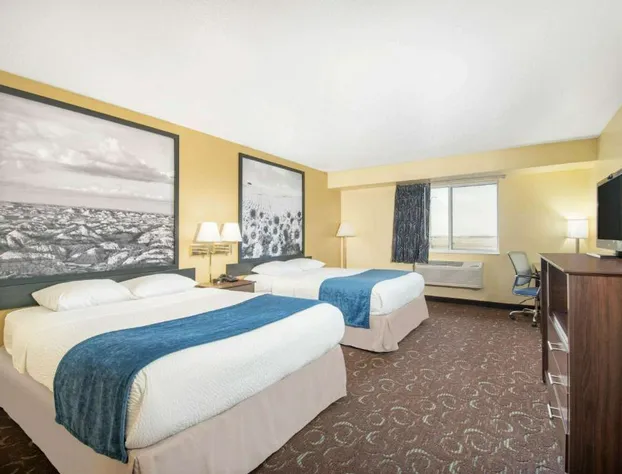 Four Seasons Inn hotel detail image 4