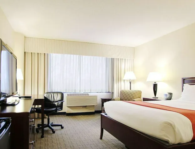 Ramada by Wyndham Minneapolis Airport - Eagan hotel detail image 1