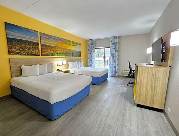 Days Inn by Wyndham Berlin Meriden hotel detail image 3