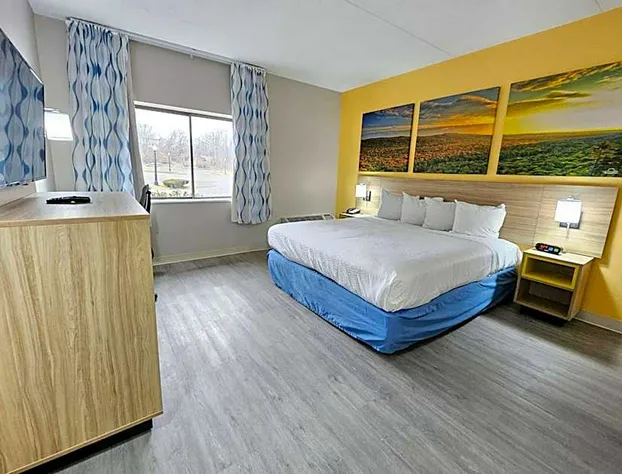 Days Inn by Wyndham Berlin Meriden hotel detail image 3