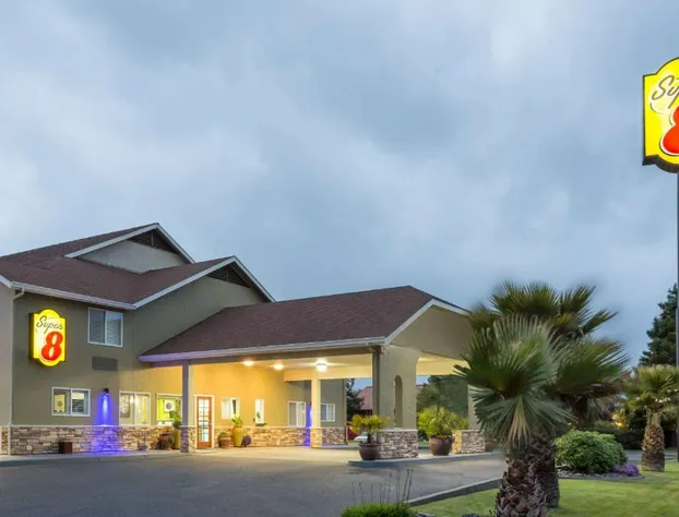 Super 8 by Wyndham Fortuna hotel detail image 1