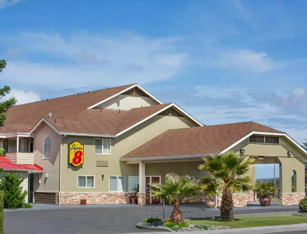 Super 8 by Wyndham Fortuna hotel detail image 2