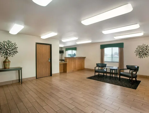 Travelodge by Wyndham Livonia hotel detail image 2