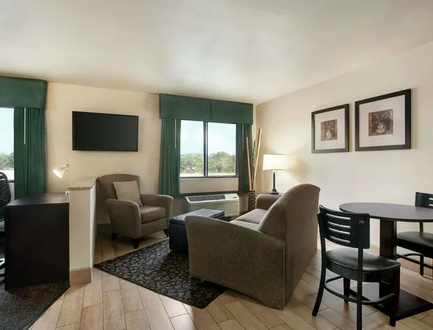 Travelodge by Wyndham Livonia hotel detail image 3