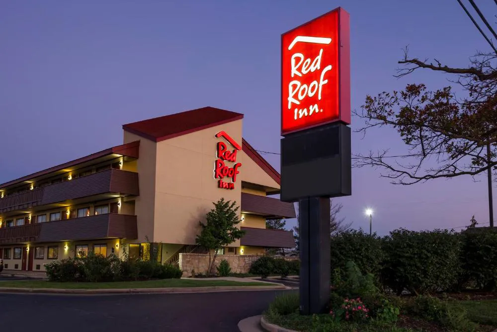 Red Roof Inn Cincinnati - Sharonville hotel hero