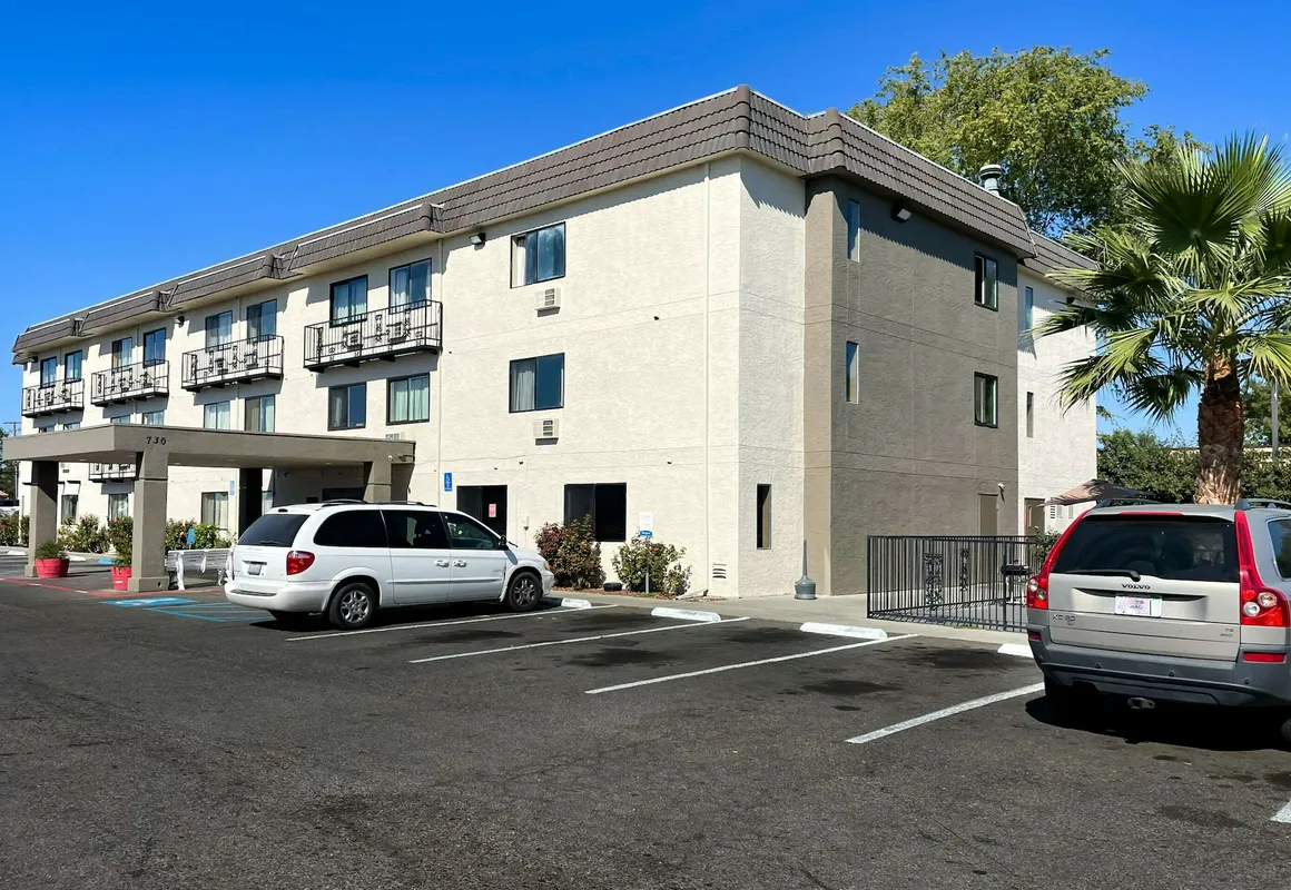 Sutter Inn hotel hero