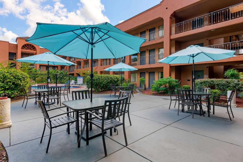 Quality Inn & Suites Jacksonville-Baymeadows hotel hero