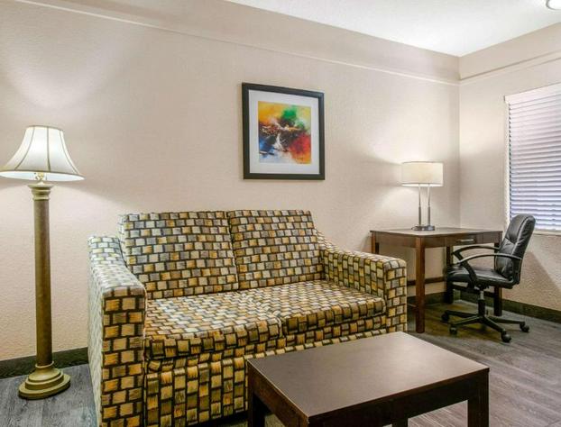 Quality Inn & Suites Jacksonville-Baymeadows hotel detail image 4