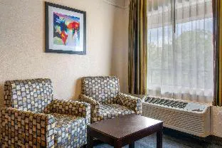 Quality Inn & Suites Jacksonville-Baymeadows hotel detail image 3