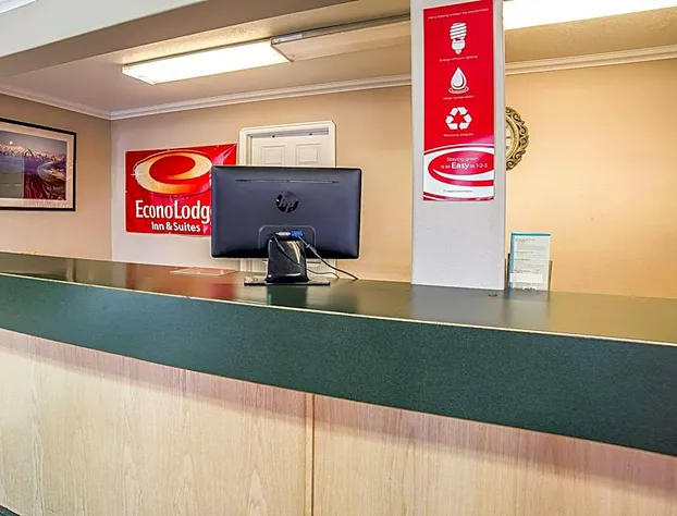 Econo Lodge Inn & Suites Logan hotel detail image 3