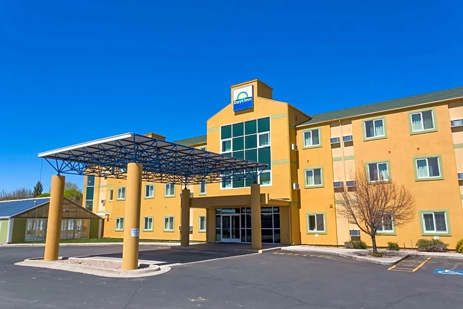 Days Inn by Wyndham Vernal hotel hero