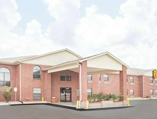 Super 8 by Wyndham White Hall hotel detail image 1