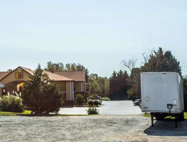 Super 8 by Wyndham Lavonia hotel detail image 1