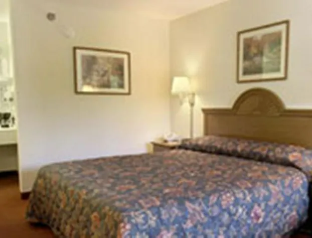 Super 8 by Wyndham Lavonia hotel detail image 3