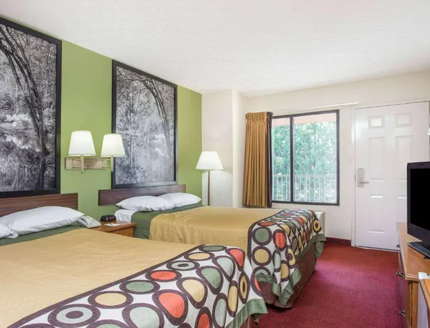 Super 8 by Wyndham Lavonia hotel detail image 4