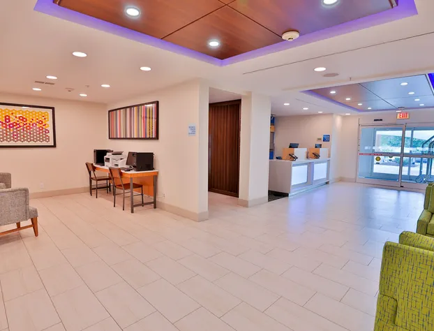 Holiday Inn Express & Suites Dickson by IHG hotel detail image 2