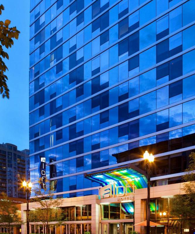 Aloft Chicago Downtown River North hotel hero