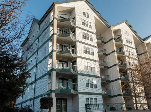 Surreys' Carriage Place hotel detail image 2