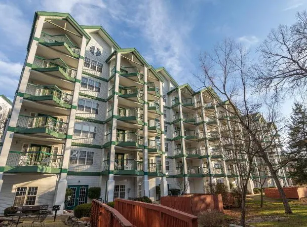 Surreys' Carriage Place hotel detail image 3