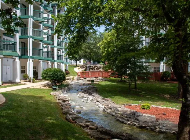 Surreys' Carriage Place hotel detail image 1