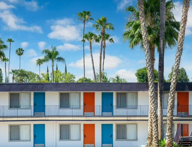 The Sojourn Los Angeles - Sherman Oaks hotel detail image 1