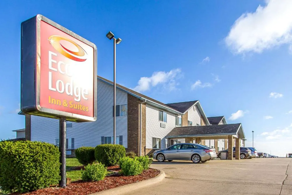 Econo Lodge Inn & Suites Pekin - Peoria Area hotel hero