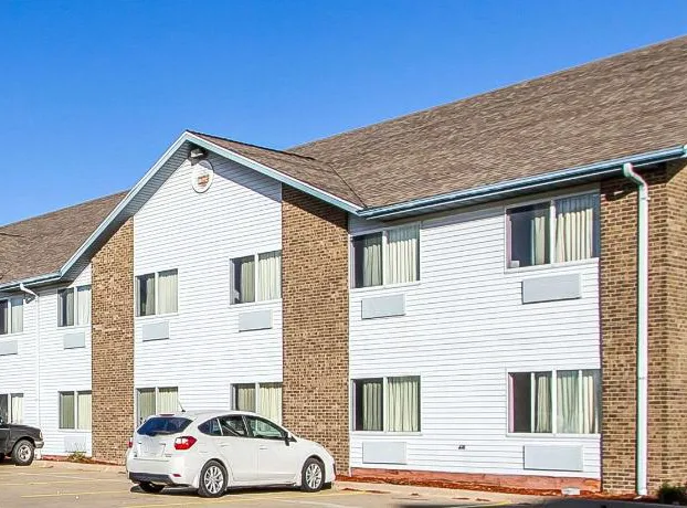 Econo Lodge Inn & Suites Pekin - Peoria Area hotel detail image 3