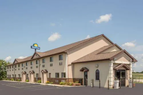 Days Inn by Wyndham Le Roy/Bloomington Southeast hotel hero