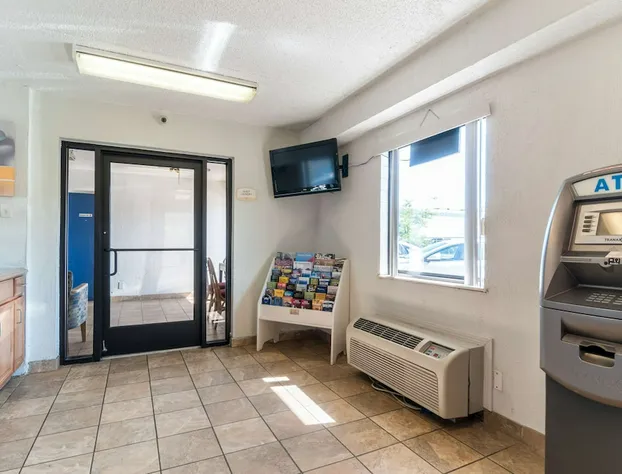 Motel 6 Farmington Hills, MI - Northwest - Farmington Hills hotel detail image 1