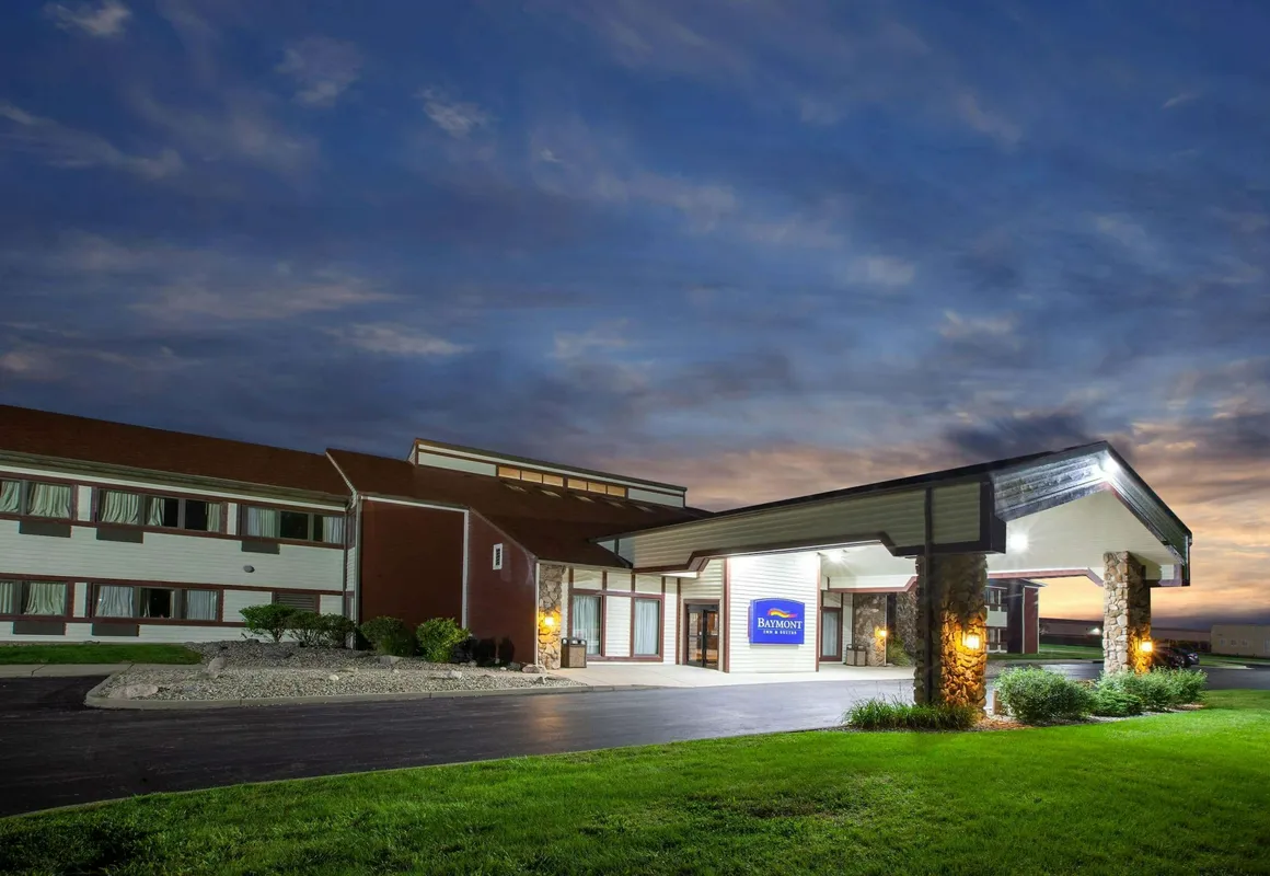 Baymont by Wyndham Franklin hotel hero