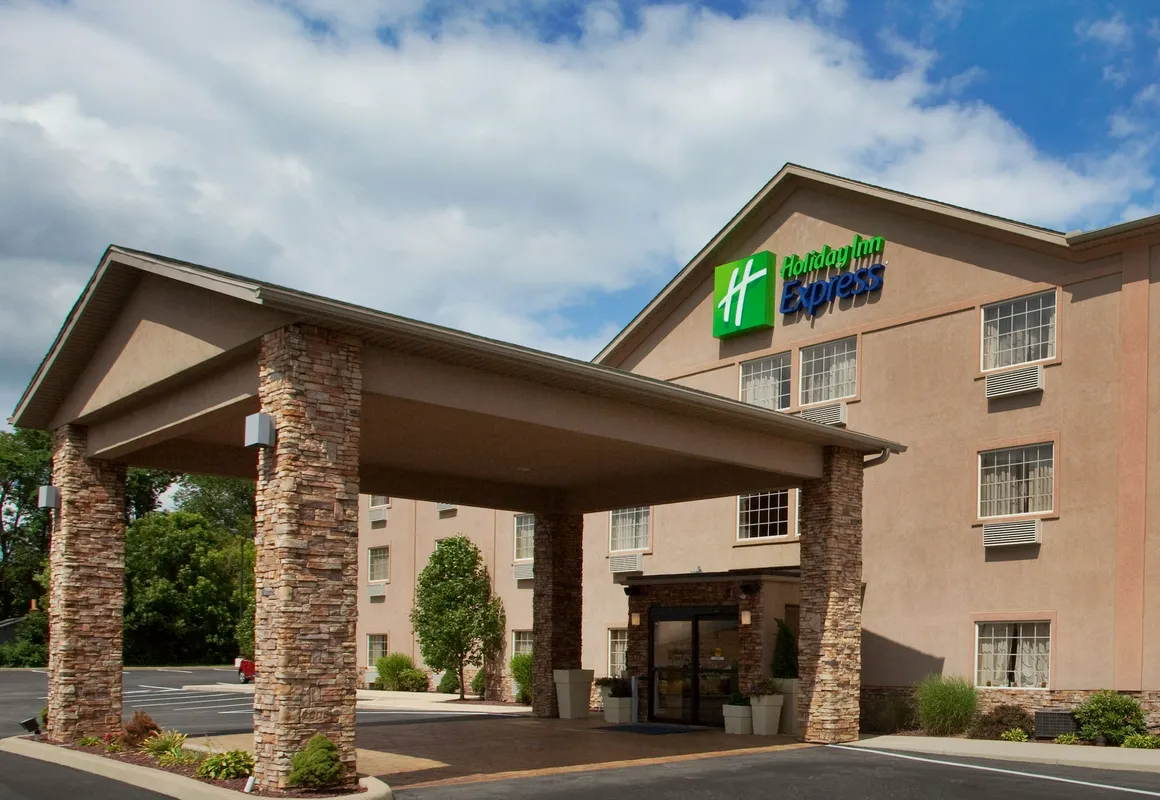 Holiday Inn Express Mount Pleasant-Scottdale by IHG hotel hero