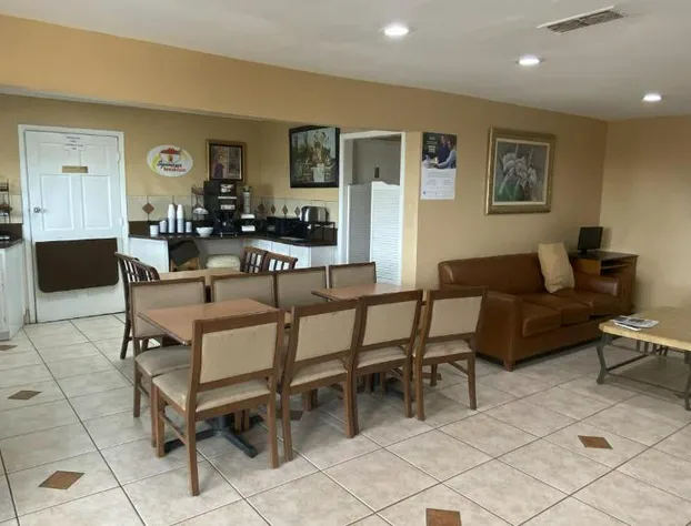 Super 8 by Wyndham Decatur Texas hotel detail image 4