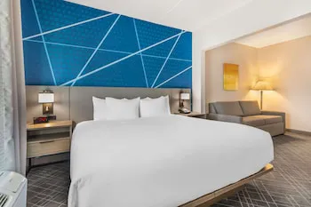 Comfort Inn & Suites Frisco East - McKinney hotel detail image 3