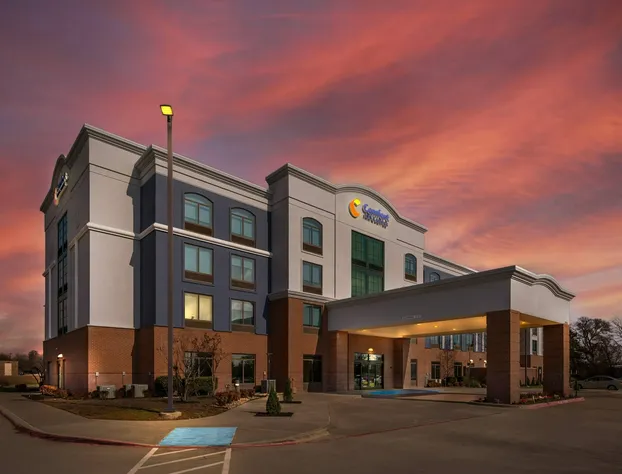 Comfort Inn & Suites Frisco East - McKinney hotel detail image 1