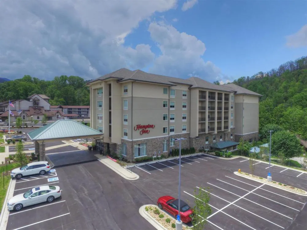 Hampton Inn Gatlinburg Historic Nature Trail hotel hero