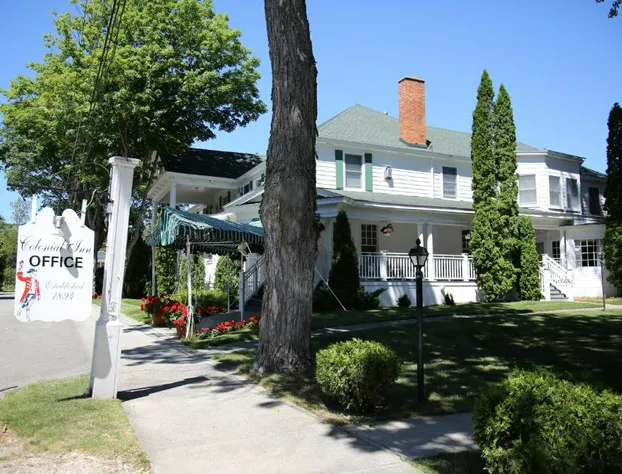 Colonial Inn in Harbor Springs hotel detail image 2
