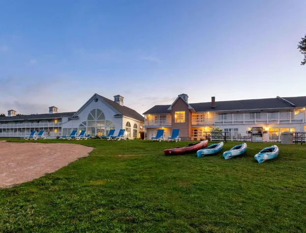 Baymont by Wyndham St. Ignace Lakefront hotel detail image 1