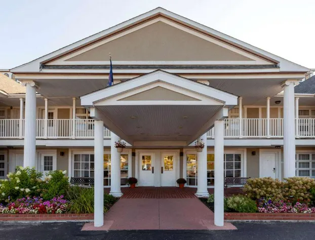 Baymont by Wyndham St. Ignace Lakefront hotel detail image 4