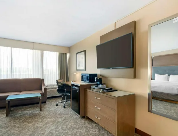 Best Western Plus Kansas City Sports Complex Hotel hotel detail image 3