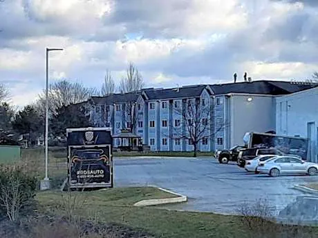 Microtel Inn & Suites by Wyndham West Chester hotel hero