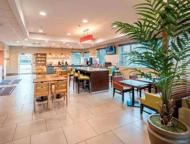 Country Inn & Suites by Radisson, Rochester-Pittsford/Brighton, NY hotel detail image 2