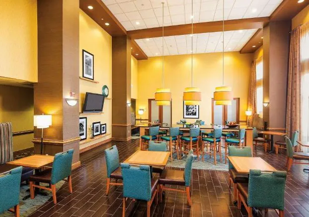 Hampton Inn & Suites Chesapeake-Square Mall hotel detail image 4