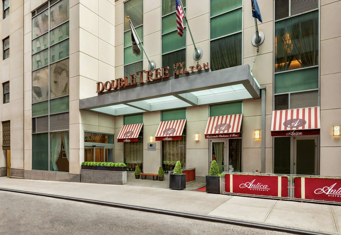 DoubleTree by Hilton New York Downtown hotel hero