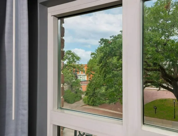 Hampton Inn Savannah-Historic District hotel detail image 3