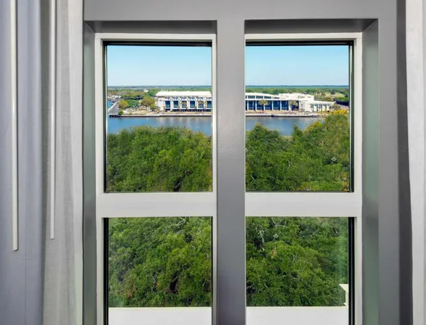 Hampton Inn Savannah-Historic District hotel detail image 2