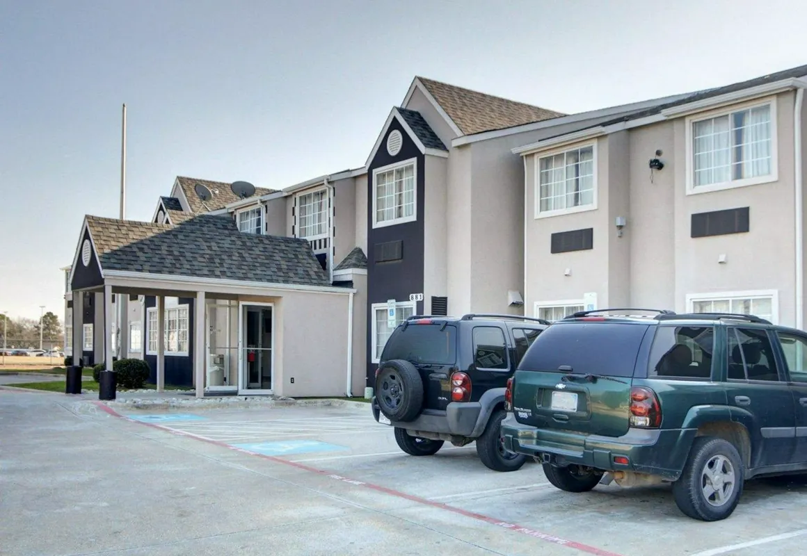 Rodeway Inn & Suites Lewisville I-35 hotel hero