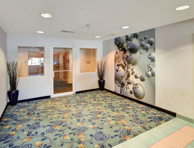 Rodeway Inn & Suites Lewisville I-35 hotel detail image 4