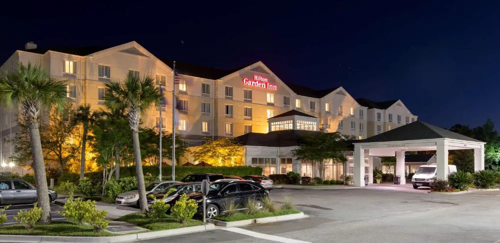 Hilton Garden Inn Charleston Airport hotel hero