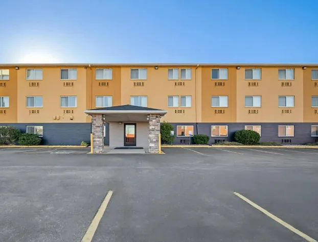 Quality Inn Dubuque on Hwy 20 hotel detail image 2
